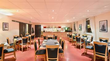 Daily buffet breakfast (EUR 10 per person)