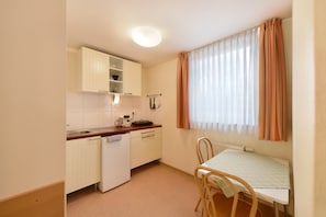Apartment | Private kitchen - meinHotel (Hamburg)