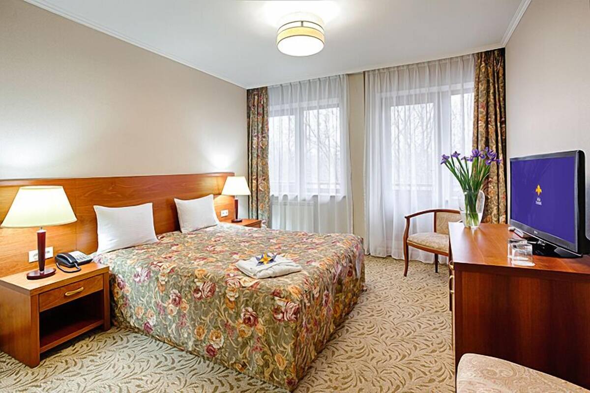 Minibar, in-room safe, desk, blackout curtains