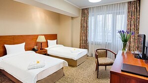 Minibar, in-room safe, desk, blackout curtains - Iris hotel (Almaty)