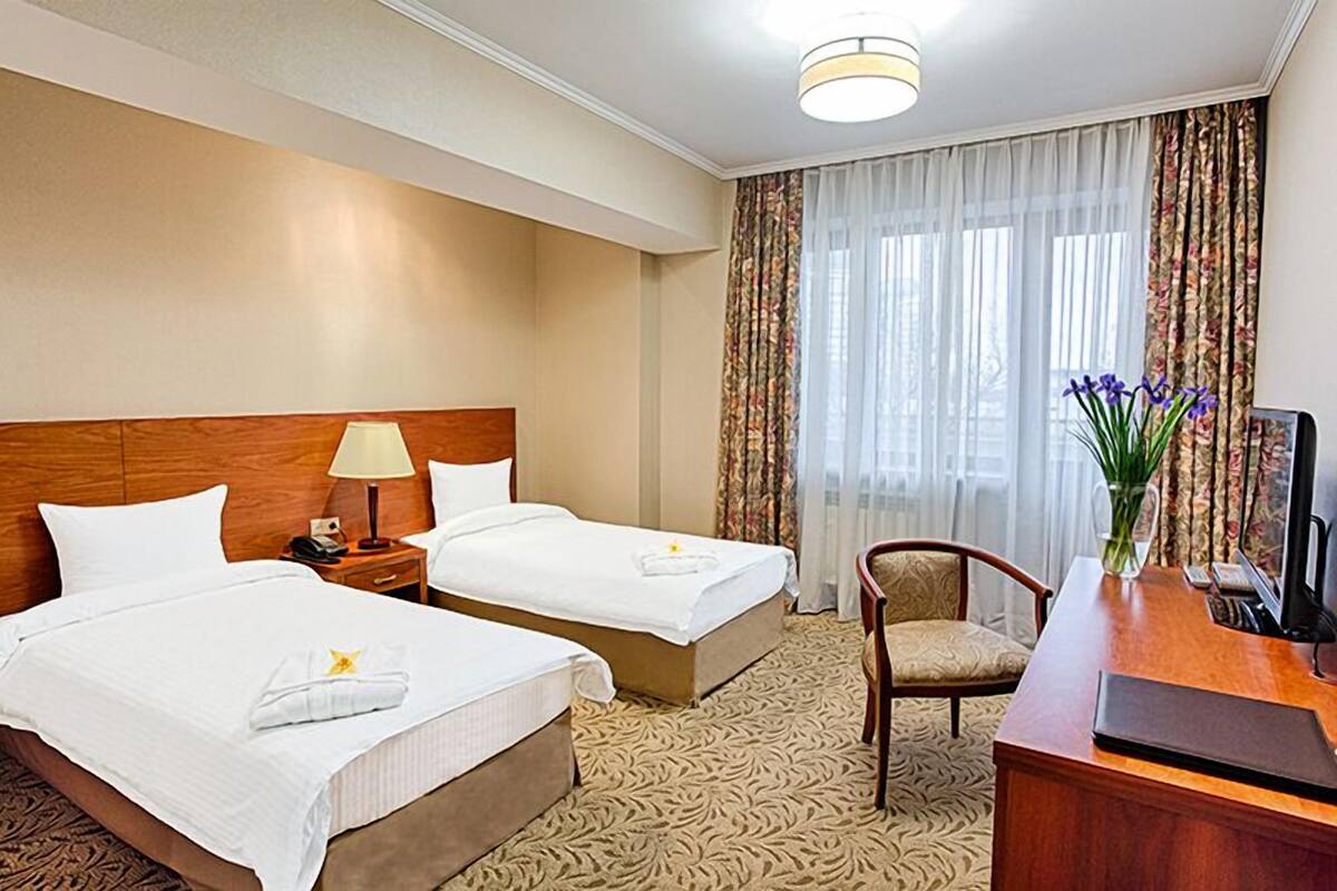 Phòng 2 giường đơn Tiêu chuẩn, không hút thuốc | Minibar, két bảo mật tại phòng, bàn, màn/rèm cản sáng 