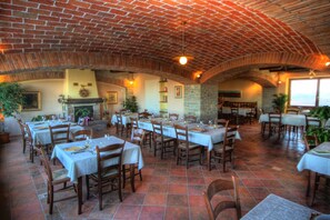 Restaurant - Agriturismo Al Castle (Montabone)