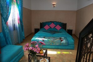 Camera tripla (Aicha) | Wi-Fi gratuito