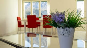 Apartment, 2 Bedrooms, Non Smoking | Living area | Flat-screen TV