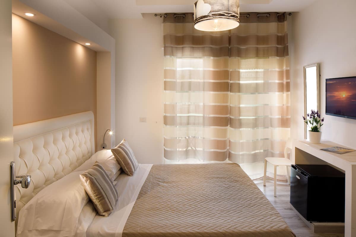 Economy Double or Twin Room, 1 Bedroom, Non Smoking, Balcony