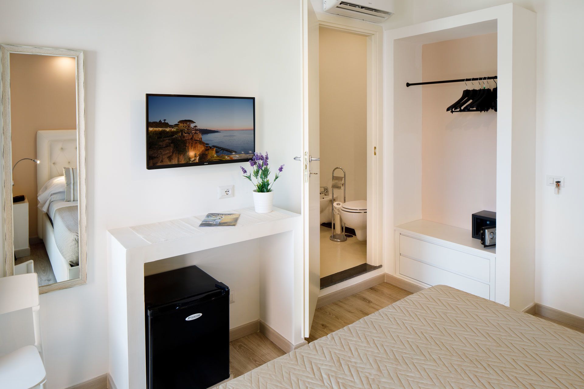 Photo - Sorrento Comfort Rooms con piscina