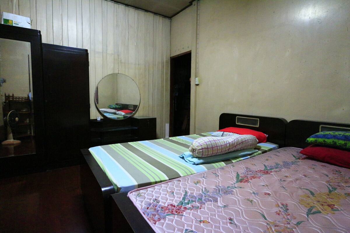 Standard Double Room with Fan  | 책상, 노트북 작업 공간, 무료 WiFi, 침대 시트