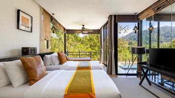 Jungle Lodge | Minibar, Zimmersafe, Schreibtisch, laptopgeeigneter Arbeitsplatz