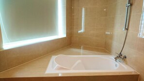 Standard Double Room, 1 Double Bed, Non Smoking | Bathroom - Metropolis Hotel (Taoyuan City)