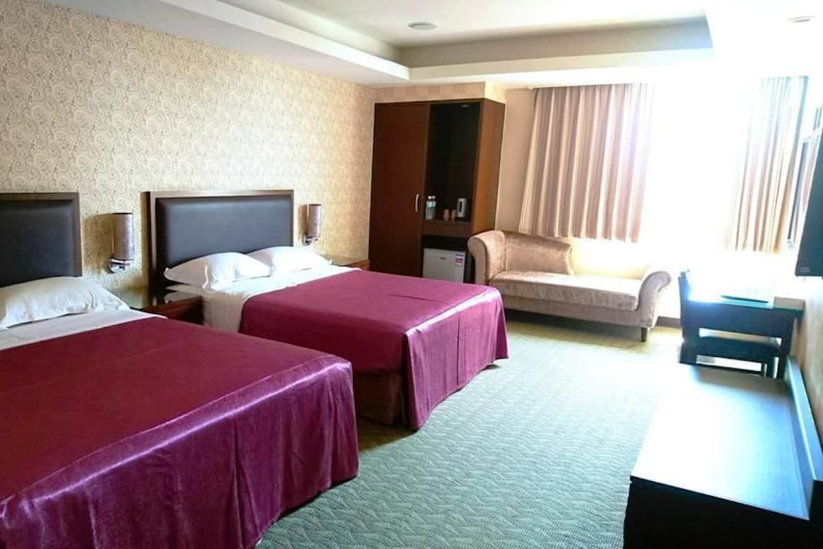 Family Quadruple Room, 2 Double Beds, Non Smoking | Desk, blackout drapes, WiFi (free)