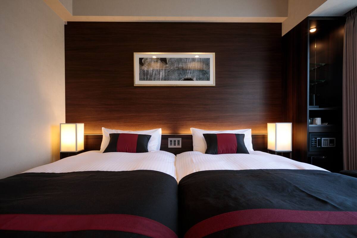 In-room safe, desk, blackout drapes, WiFi (free)