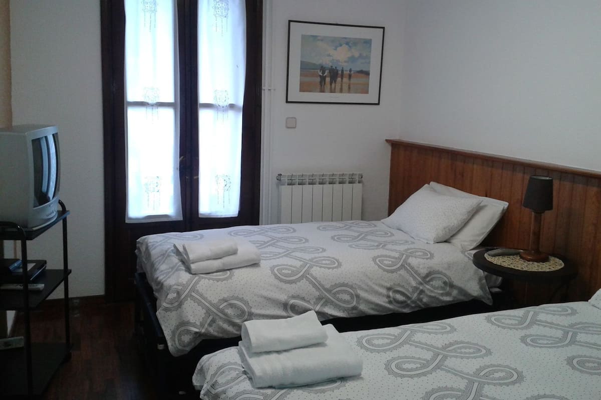 Cribs (free), WiFi (free), bed sheets
