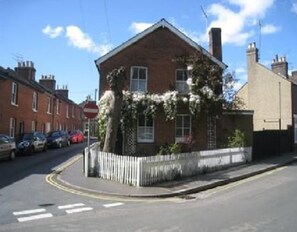 Exterior - Keyfield Terrace (St Albans)
