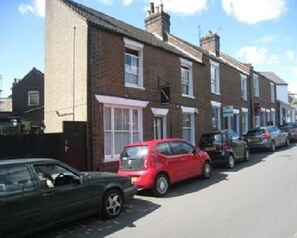Exterior - Keyfield Terrace (St Albans)
