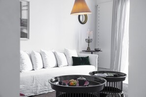 Apartment, 2 Bedrooms | Living room