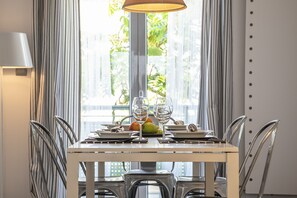 Apartment, 2 Bedrooms | In-room dining