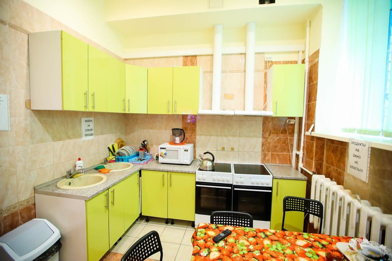 Full-size fridge, microwave, cookware/dishes/utensils