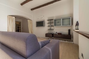 Apartment, 1 Bedroom | Living area