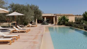 Seasonal outdoor pool