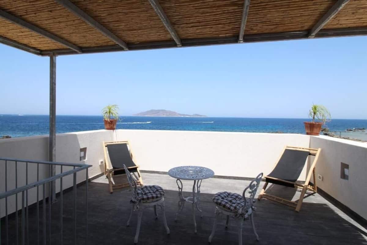 Chambre supérieure double, terrasse (Maistru) | Vue sur la plage ou l’océan