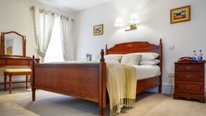 Standard Double Room, 1 Double Bed, Non Smoking | Egyptian cotton sheets, premium bedding, desk, iron/ironing board - Tully's Hotel (Castlerea)