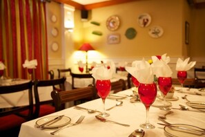 Dining - Tully's Hotel (Castlerea)