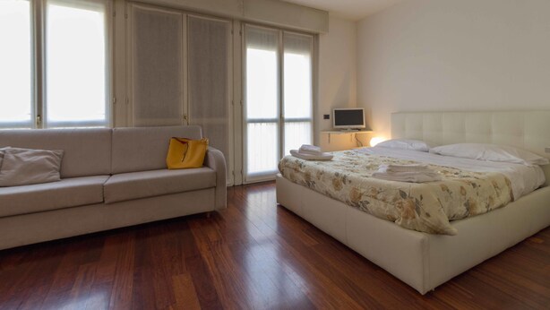 Unclassified image, 1 of 24, button - Roma 41 (Lecco)