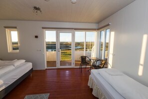 트리플룸, 전용 욕실 | 암막 커튼, 무료 WiFi, 침대 시트