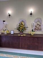 Televisión LCD 30 cm con canales de televisión digitales, televisión