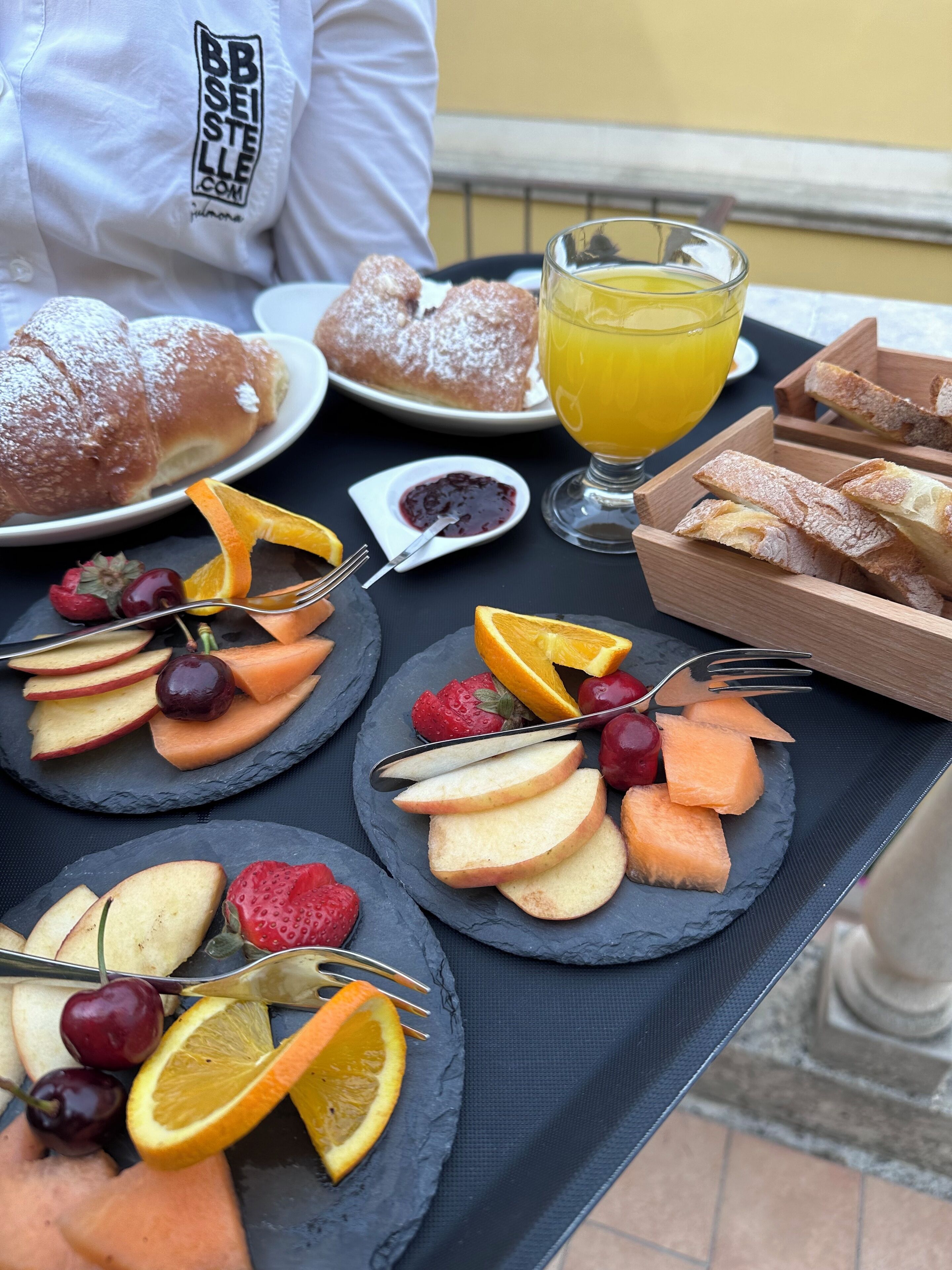 Colazione a buffet inclusa, servita tutte le mattine 