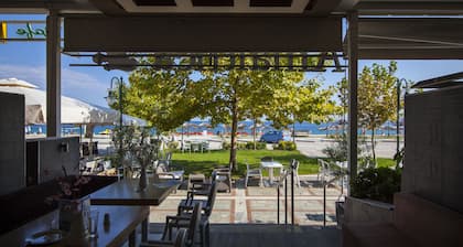 Rooms Amalthea Mare & Cafe - Bistro