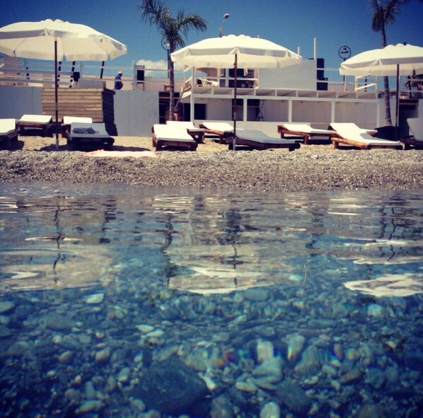 Pool - La casa di Ida (Locri)