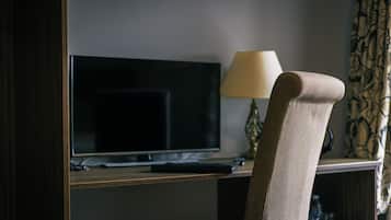 Double Room, Private Bathroom | Free WiFi, bed sheets