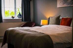 Dobbeltrom, privat bad | Wi-fi (inkludert) og sengetøy