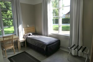 Classic Double or Twin Room | Desk, blackout curtains, free WiFi, bed sheets