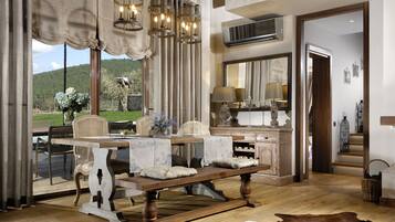 Villa | Living area | Plasma TV, fireplace