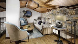 Villa | Living area | Plasma TV, fireplace - Regnum Golf Country 5 bedroom 4 (Bodrum)