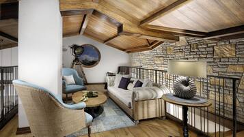 Villa | Living area | Plasma TV, fireplace
