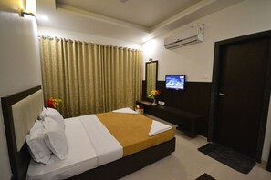 Standard Double Room, 1 King Bed, Non Smoking, City View | Wheelchair access - Hotel Dhantara (Rahata)