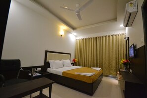 Standard Double Room, 1 King Bed, Non Smoking, City View | Wheelchair access - Hotel Dhantara (Rahata)