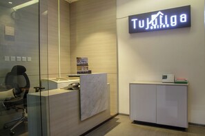 Lobby - Tujutiga Suites (Jakarta)
