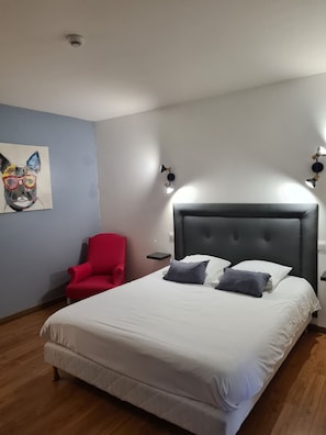 Comfort Double Room, Non Smoking - Hôtel Restaurant Le Victor Hugo (Sainte-Foy-la-Grande)