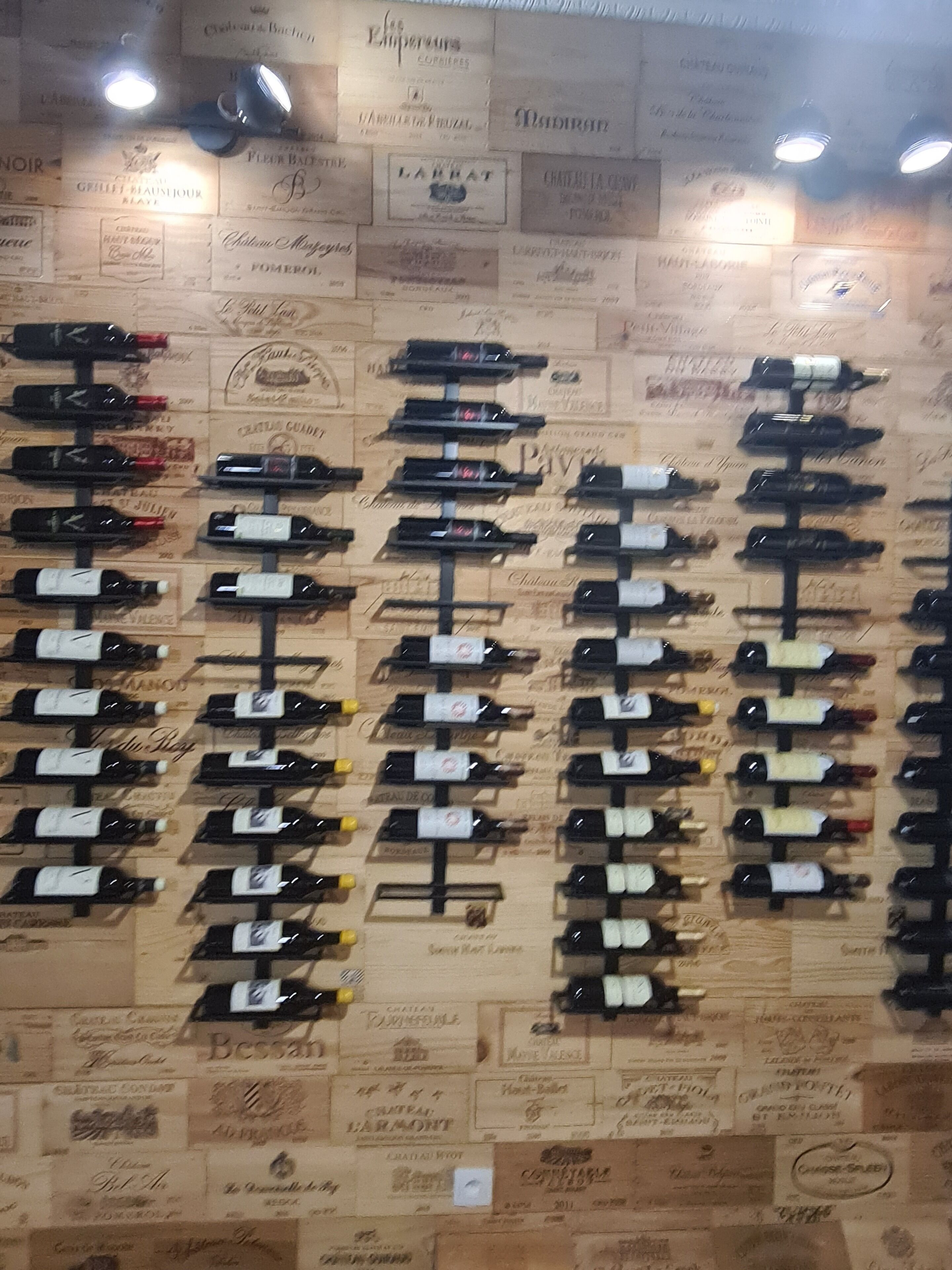 breakfast, lunch, dinner served; french cuisine