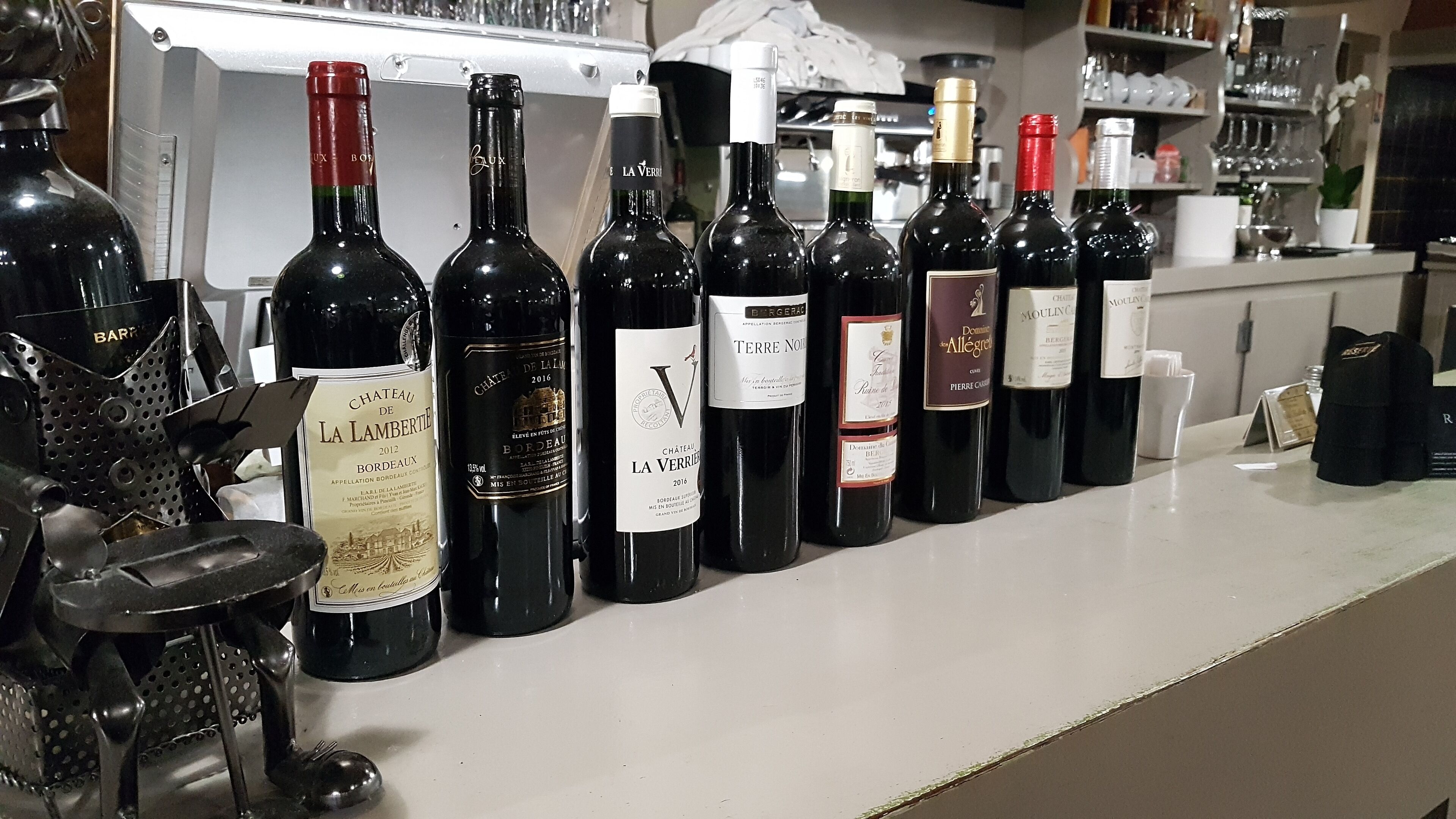 breakfast, lunch, dinner served; french cuisine