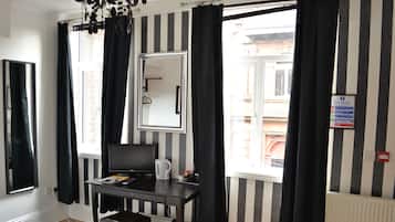 Double Room | Iron/ironing board, free WiFi, bed sheets