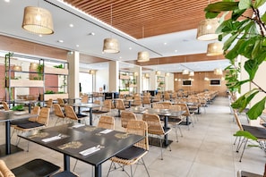 2 restaurants, breakfast, lunch, dinner served; Mediterranean cuisine