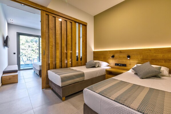 1 bedroom, in-room safe, desk, blackout curtains