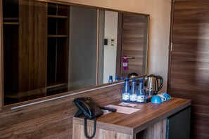Premium bedding, memory foam beds, in-room safe, individually decorated - Pebbles Resort (St. Paul's Bay)