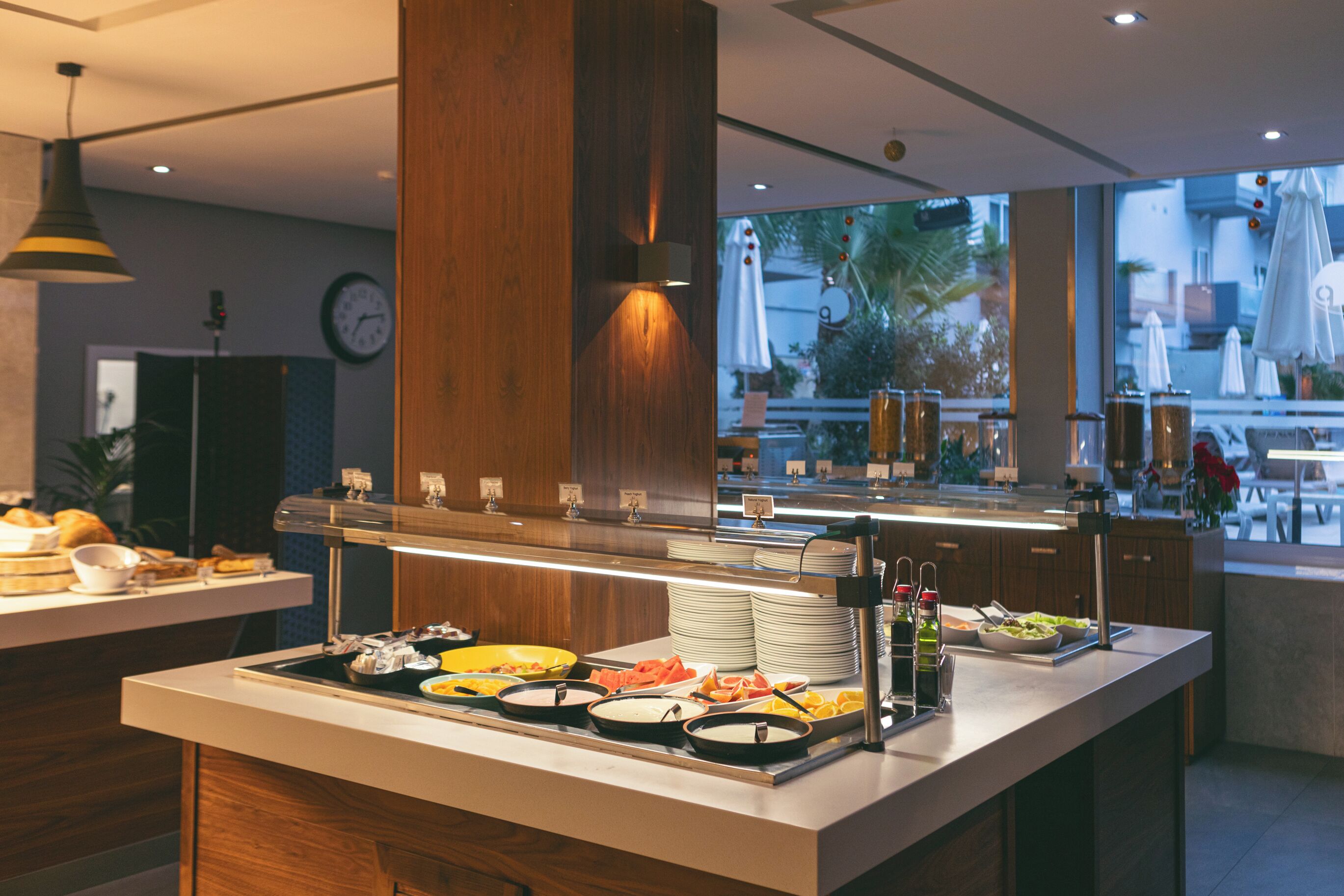 2 restaurants, lunch, dinner served; mediterranean cuisine