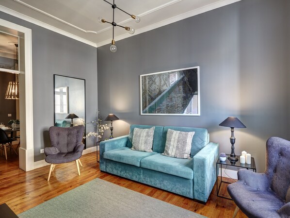 Standard Apartment, 3 Bedrooms | Living room | Smart TV, Netflix - Canaan Boutique Apartments Fanqueiros114 (Lisbon)
